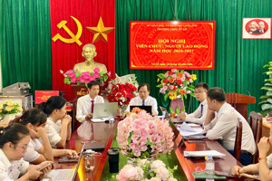 TRƯỜNG THPT VŨ LỄ TỔ CHỨC HỘI NGHỊ VIÊN CHỨC, NGƯỜI LAO ĐỘNG NĂM HỌC 2026 - 2027
